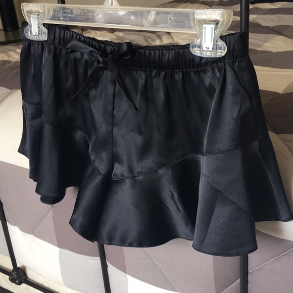 NWT Victoria Secret silk skirts - Picture 4 of 4